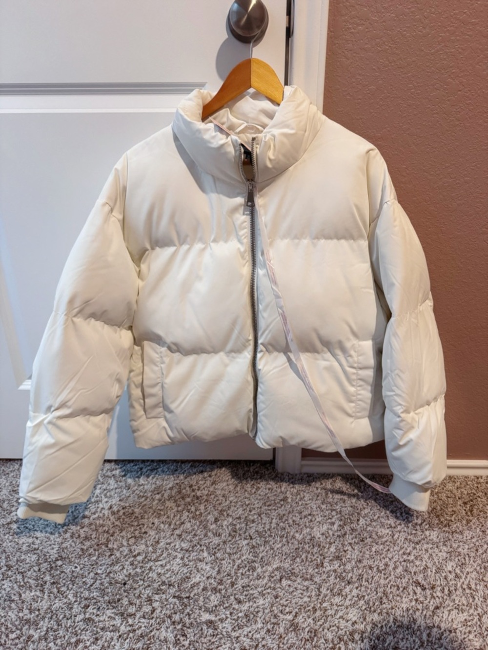Missguided Oversized Puffer Ski Jacket in Cream/White/Ivory US 8 (Medium)